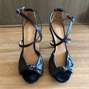 Report Elegant Black Strappy Heels with Bow